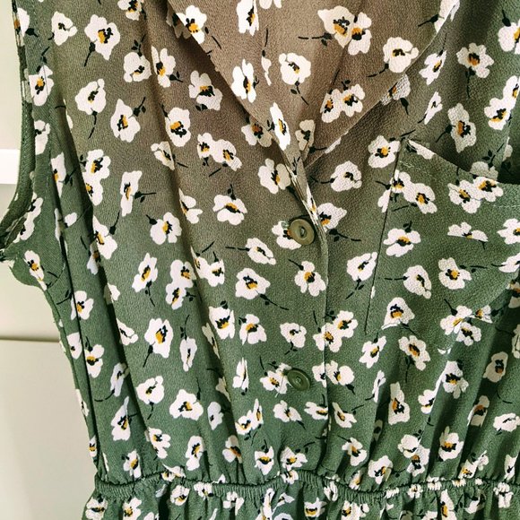 Monteau Summer Dress in Floral Print (M) - Picture 3 of 3